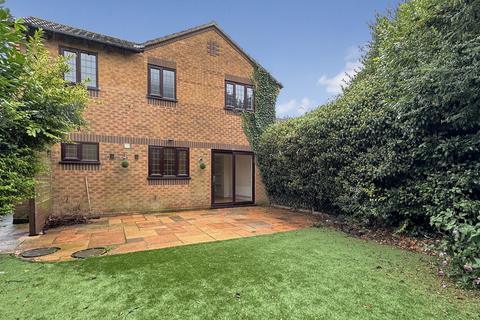 7 Elm Drive, Brackley, NN13 6ES