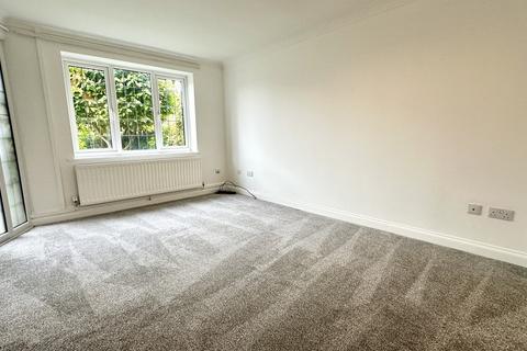 7 Elm Drive, Brackley, NN13 6ES