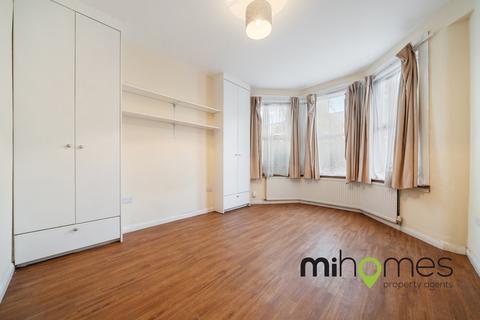 3 bedroom terraced house for sale, Willingdon Road, N22