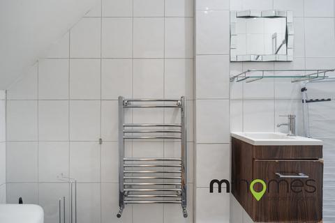 50 Willingdon Road, London, N22 6SD
