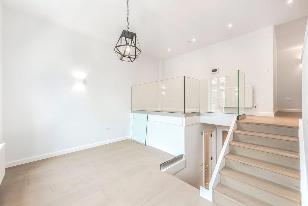 Flat 5, Turret House - 3