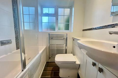 undefined, Ivy House Road, Uxbridge UB10