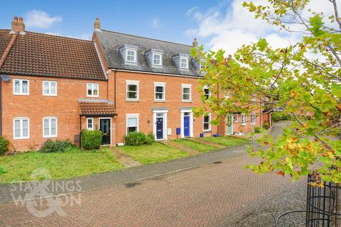 3 bedroom townhouse for sale, Blackthorn Way, Poringland, Norwich