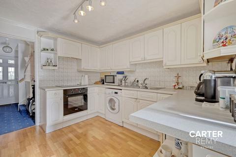 3 bedroom terraced house for sale, Ravenscroft, Grays, RM16