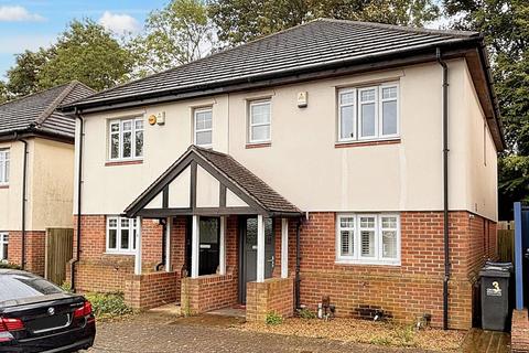 3 Gemmell Close, Purley, CR8 4HP