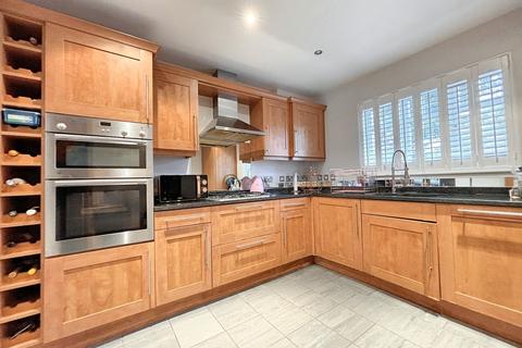 3 Gemmell Close, Purley, CR8 4HP