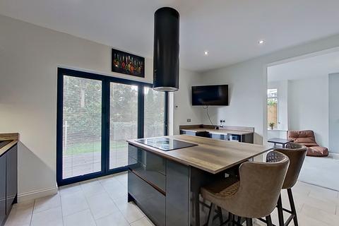 5 bedroom semi-detached house for sale, Kineton Road, Sutton Coldfield B73