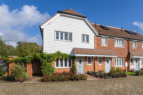 3 bedroom end of terrace house for sale, Randall Close, Beare Green