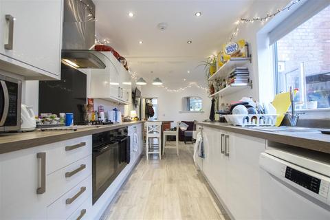 6 bedroom house to rent, Raddlebarn Road, Birmingham B29