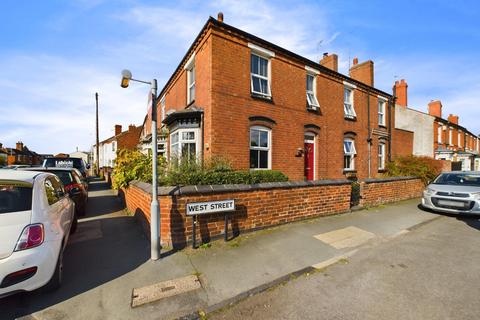 3 bedroom end of terrace house for sale, West Street, Stourbridge, DY8 1XN