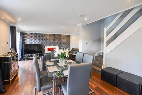 3 bedroom detached house for sale, Aureole Walk, Newmarket CB8