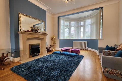 5 bedroom semi-detached house for sale, Fowey Avenue, Redbridge