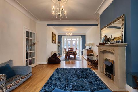 5 bedroom semi-detached house for sale, Fowey Avenue, Redbridge