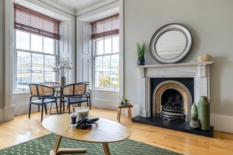 2/2, 1 Fitzroy Place, Glasgow, G3 7RH