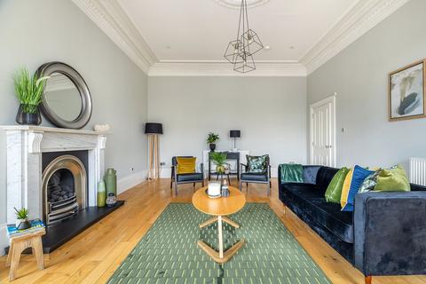 2/2, 1 Fitzroy Place, Glasgow, G3 7RH