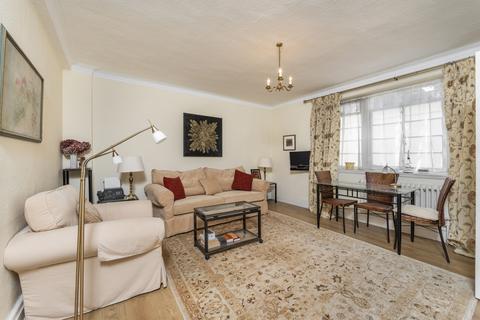 Studio for sale, Tavistock Court, Tavistock Square, London