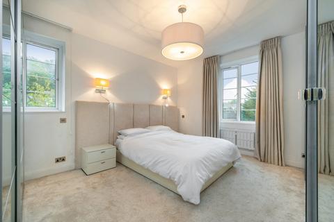 3 bedroom flat for sale, Heathway Court, West Heath Road, Hampstead, London