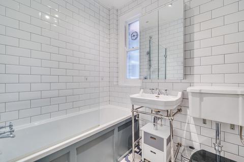 9d Vera Road, London, SW6 6RW