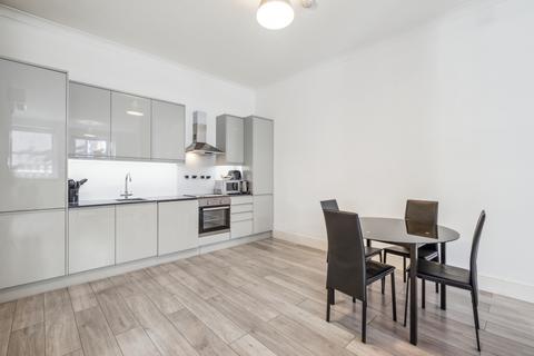 2 bedroom flat to rent, Kensington High Street, London