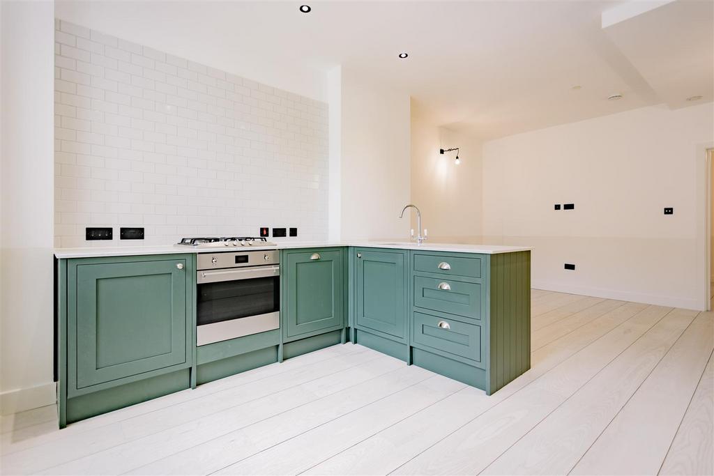 MB number 19 fonthill mews 02.jpg