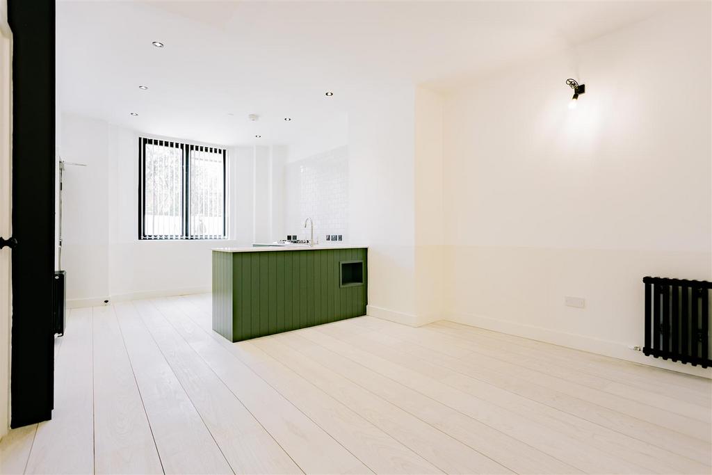 MB number 19 fonthill mews 13.jpg