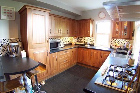 4 bedroom semi-detached house for sale, Stanmore Road, Leeds