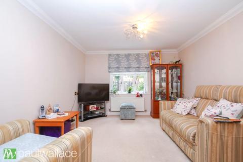 2 bedroom retirement property for sale, Esdaile Lane, Hoddesdon