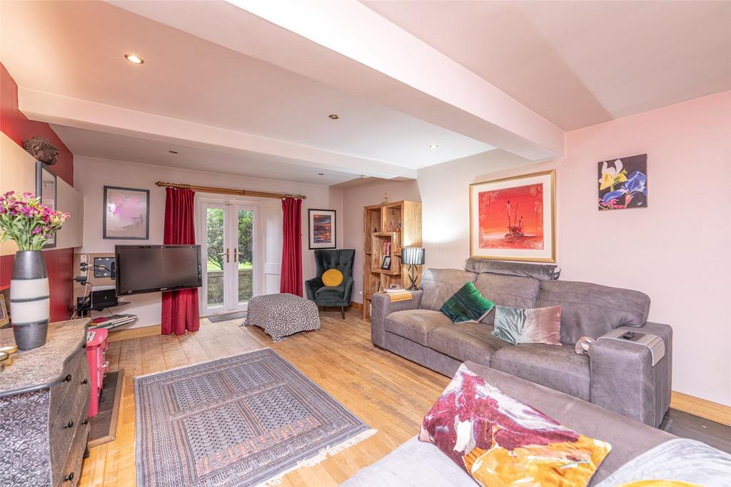 30A/1 Haddington Place, Edinburgh, EH7 2 bed flat for sale £345,000