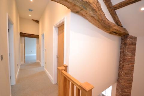 3 bedroom barn conversion to rent, Parr Lane, Chorley PR7