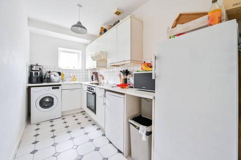 2 bedroom flat to rent, Eleanor Close, Canada Water, London, SE16