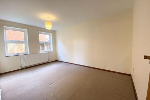 2 bedroom maisonette to rent, The Nurseries, Eaton Bray