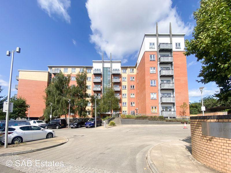 Buckingham Avenue, Slough 2 bed apartment for sale £260,000