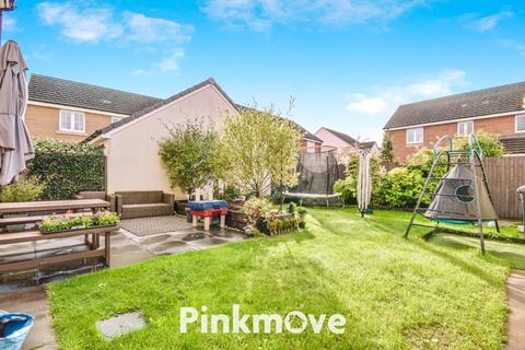 4 bedroom detached house for sale, Parc Panteg, Griffithstown - REF# 00025504