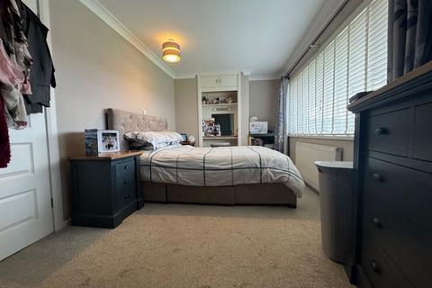 30 Drax Avenue, Wareham, BH20 4DJ
