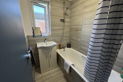 22 Priors Field, Northolt, UB5 5SG