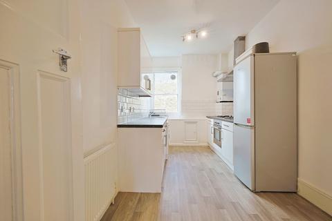 2 bedroom flat to rent, Hazlitt Road, London