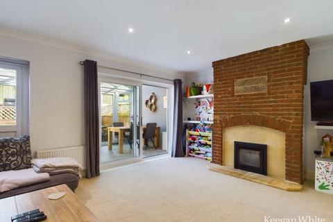 3 bedroom terraced house for sale, Riverswood Gardens - Three Double Bedrooms