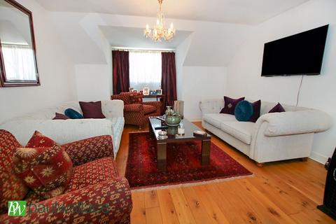 2 bedroom penthouse for sale, Watery Lane, Turnford