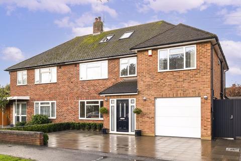 52 Thistledene, Thames Ditton, KT7 0YJ