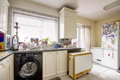 3 bedroom terraced house for sale, Devonia Gardens, London, N18