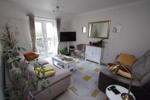 2 bedroom flat for sale, Dashwood Avenue, High Wycombe HP12