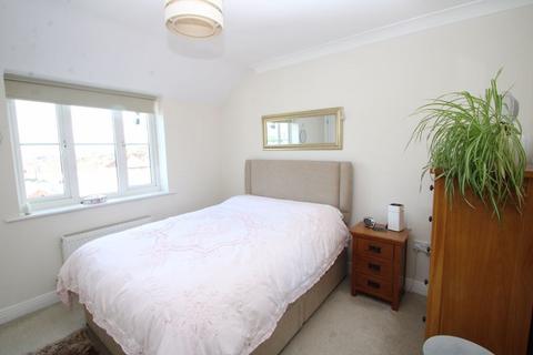 2 bedroom flat for sale, Dashwood Avenue, High Wycombe HP12