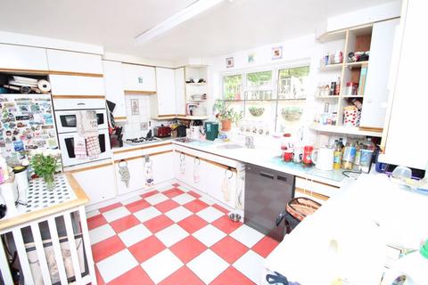 39 Plumer Road, High Wycombe, HP11 2SS