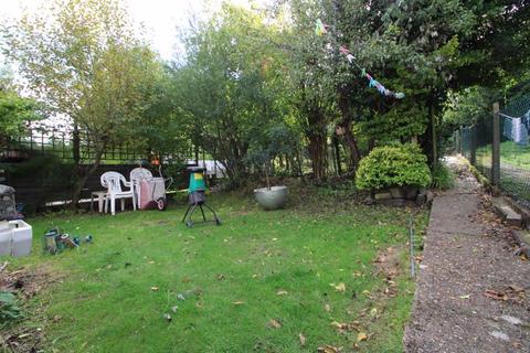 39 Plumer Road, High Wycombe, HP11 2SS