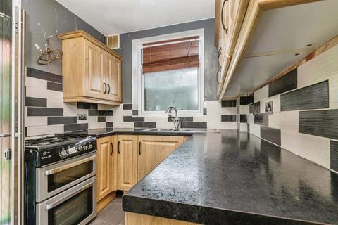 3 bedroom semi-detached house for sale, Montagu Avenue, Leeds