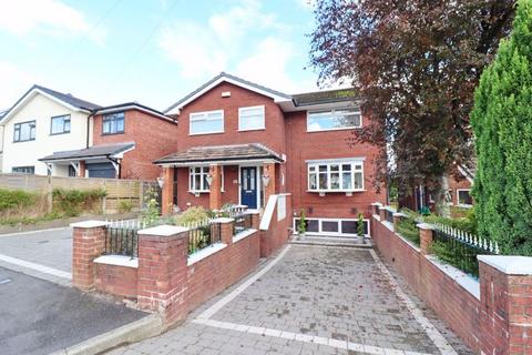 4 bedroom detached house for sale, Beatrice Road, Manchester M28