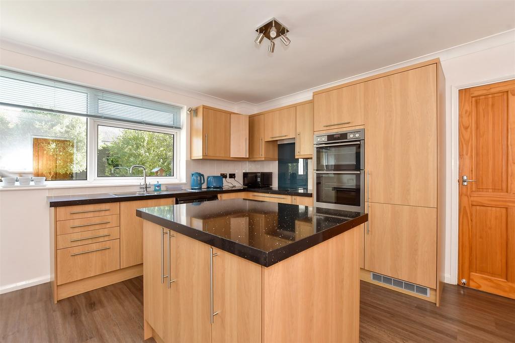 Kitchen/ Breakfast Room