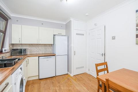 3 bedroom flat for sale, Southampton Place, Dundee DD4