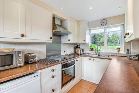 2 bedroom terraced house for sale, Weston Park View, Otley, West Yorkshire, LS21