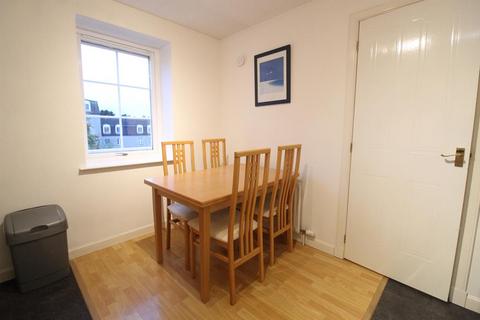 2 bedroom flat to rent, Fonthill Avenue, Top Floor, Aberdeen, AB11